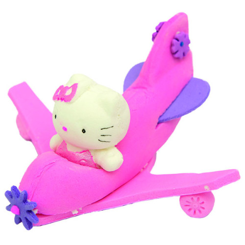 Hello Kitty u avionu (13 cm)   0212